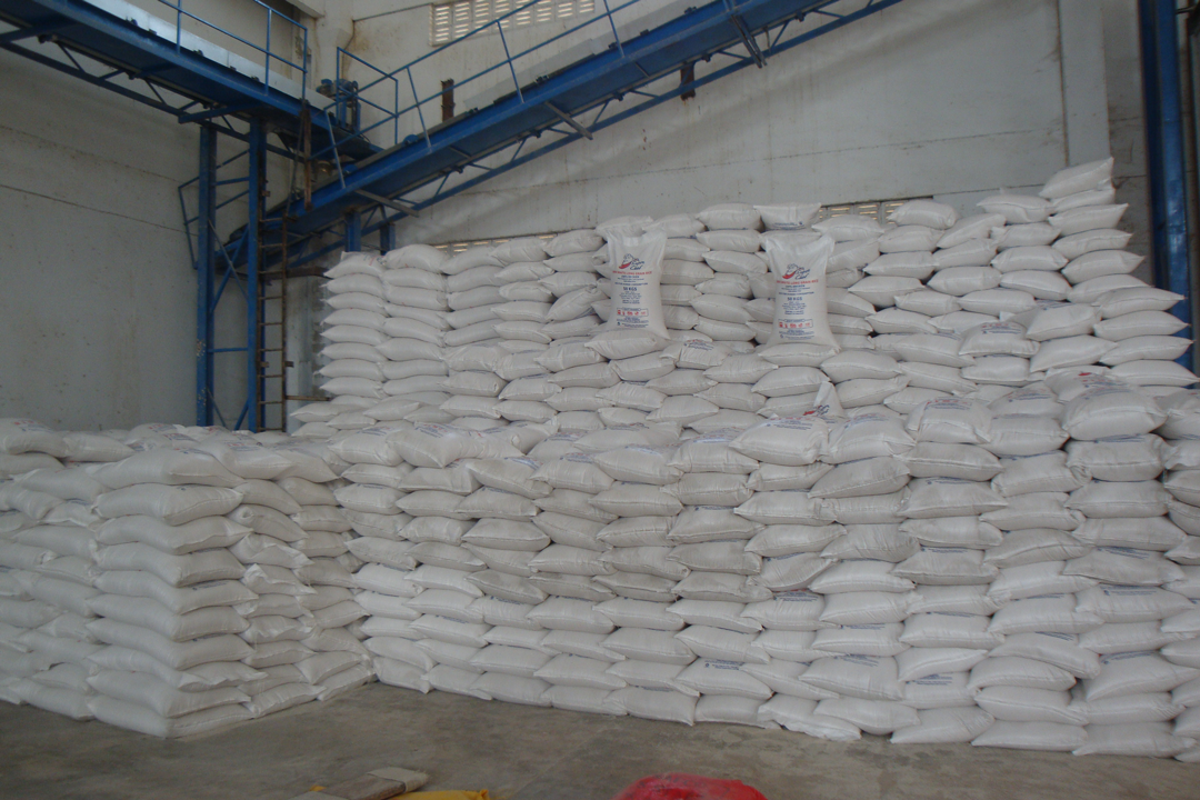 25/50 Kgs Bags In Containers - Pakistan Broken Rice