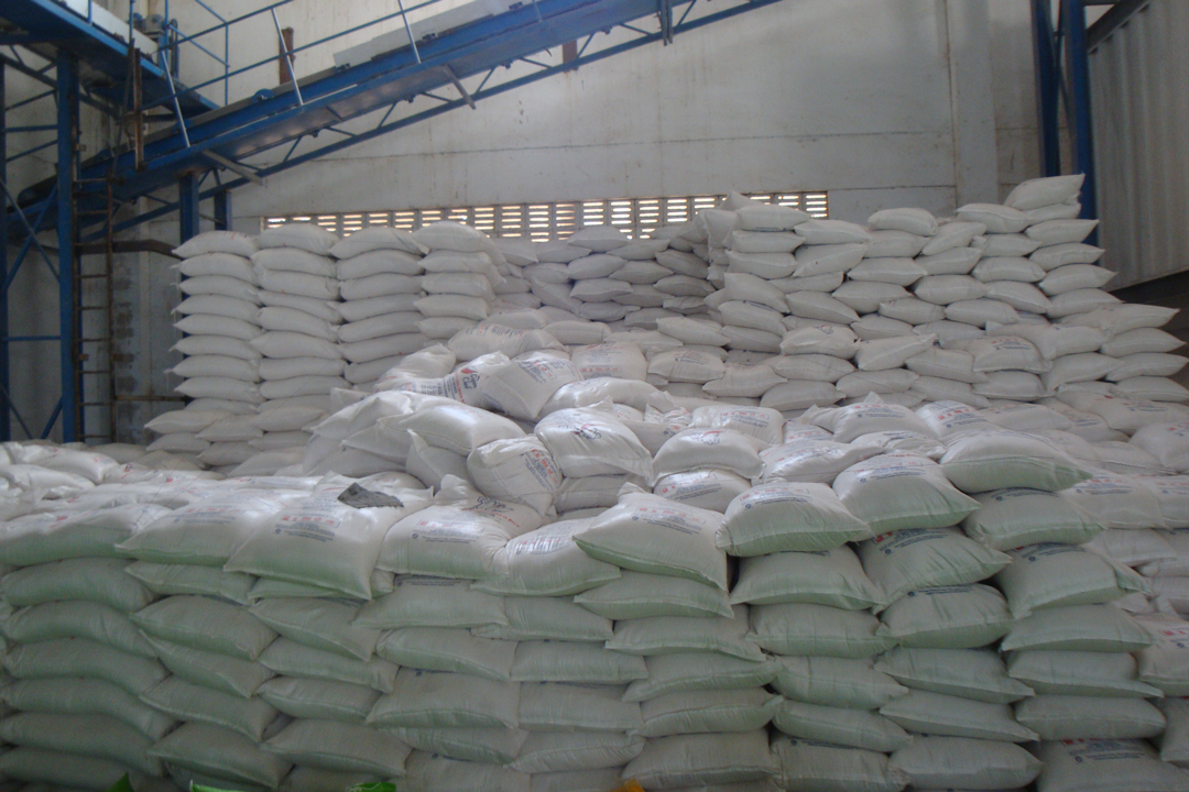 25/50 Kgs Bags In Containers - Pakistan Broken Rice